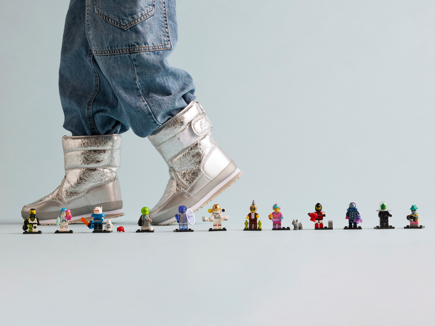 Series 26 Space Minifigures (Complete Set of 12) - 71046
