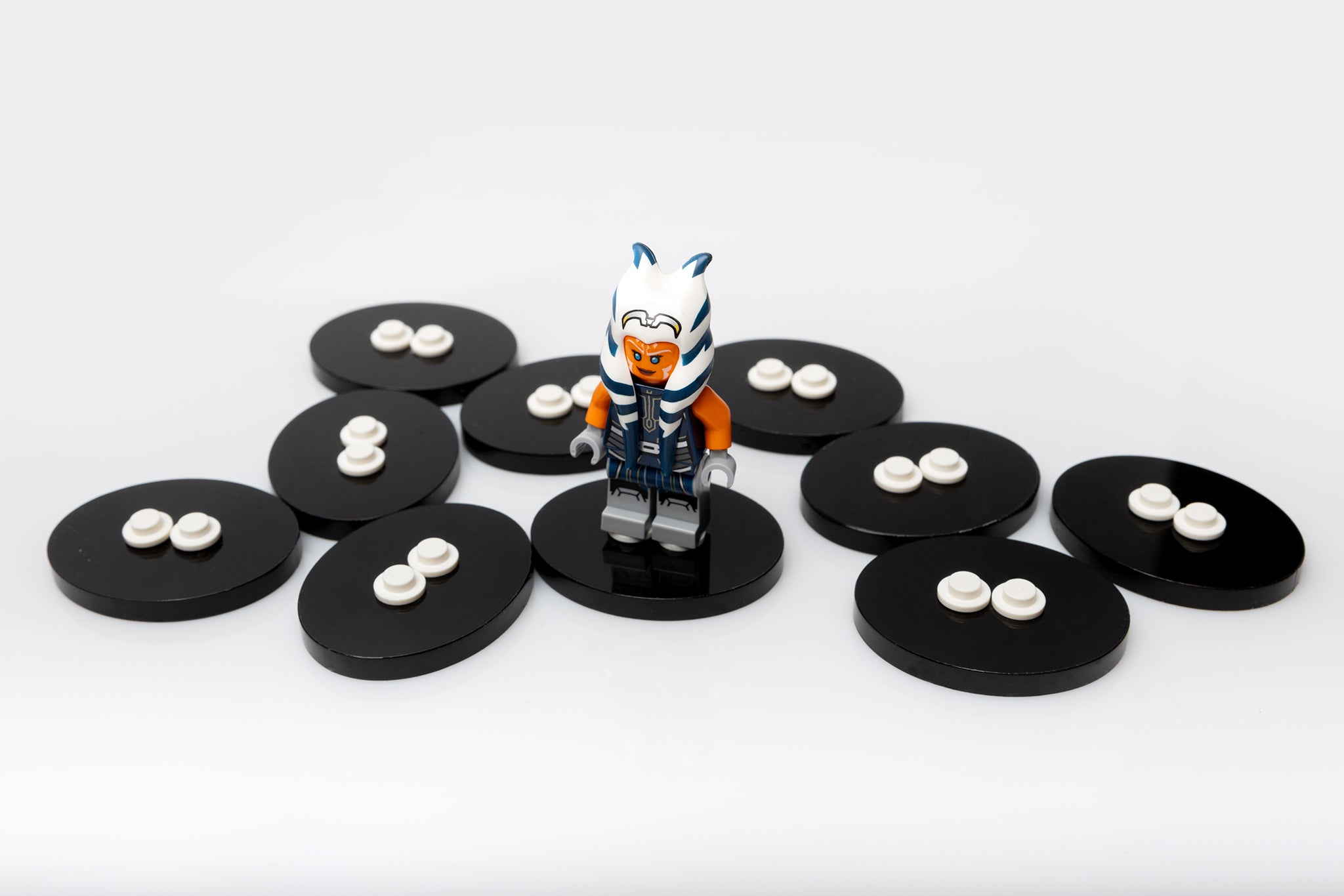 LEGO® Minifigure Display Platform – 10 Count (Oval)