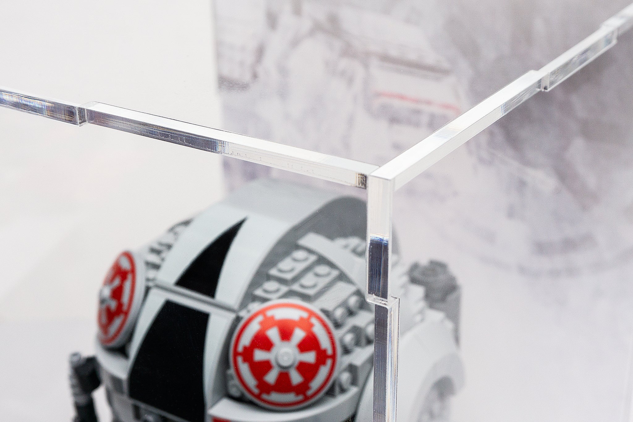 LEGO® Star Wars™ AT-AT Driver Helmet Display Case (75429)
