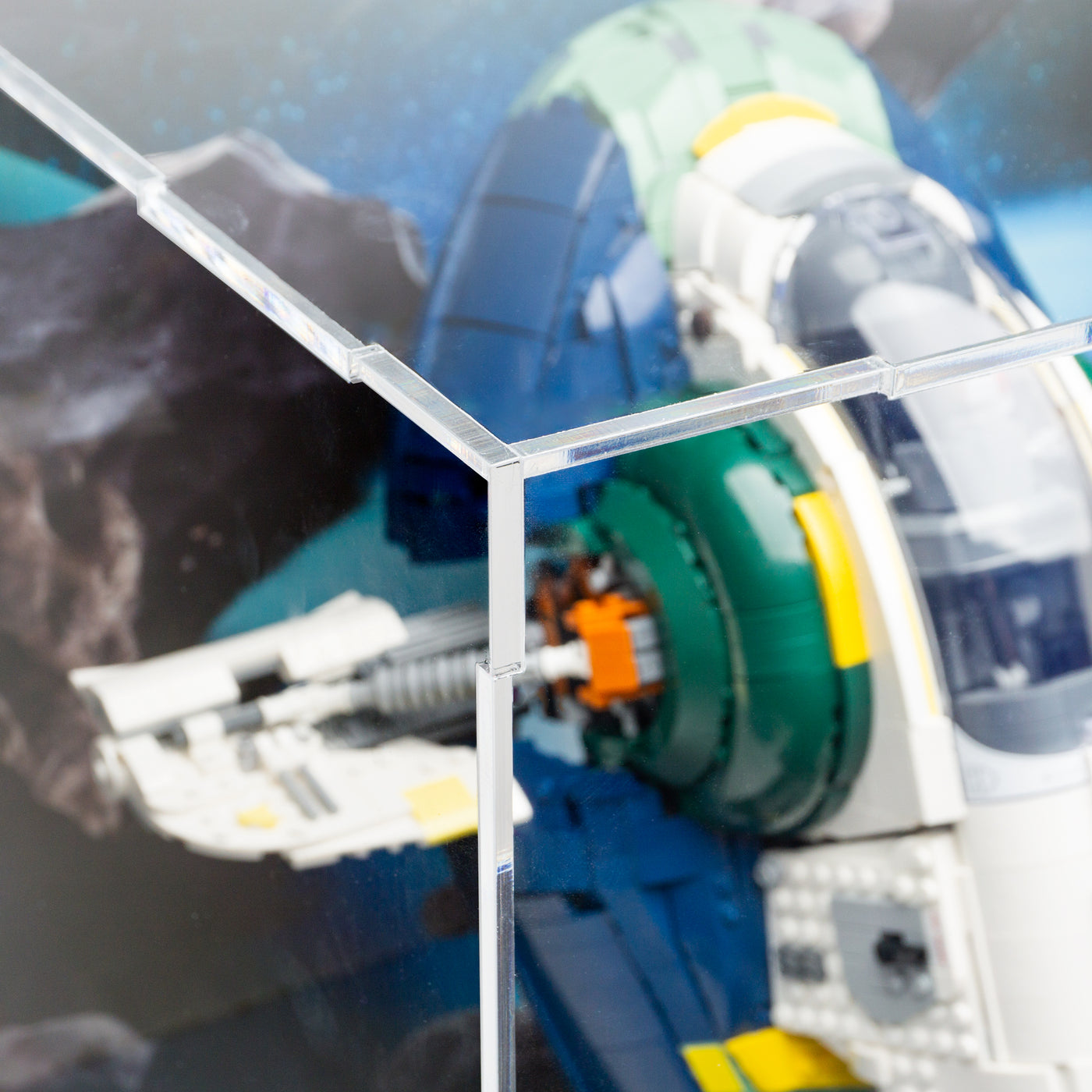 LEGO® Star Wars™ Jango Fett’s Slave I Display Case (75409)