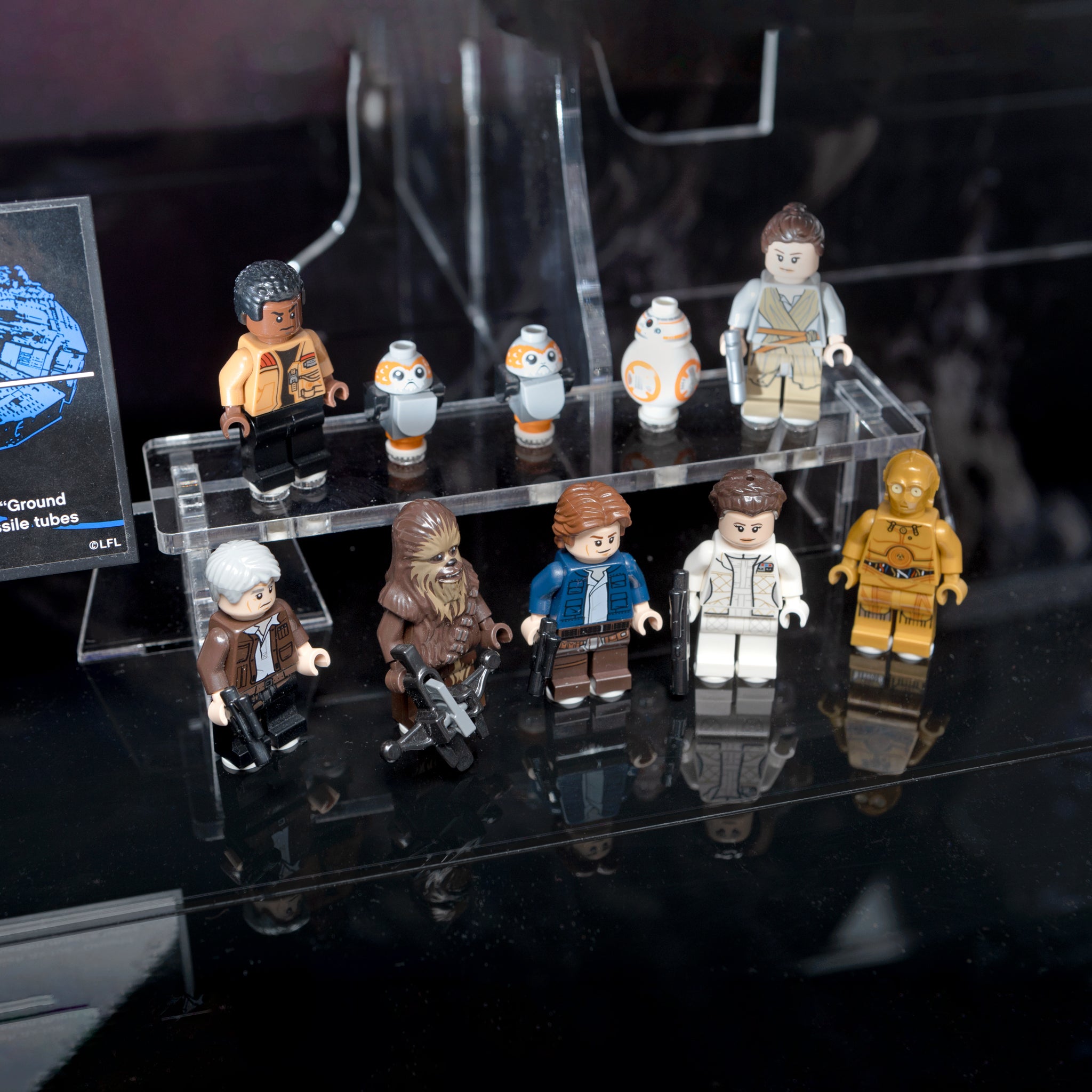Star Wars™ Millennium Falcon (75192) with Removable Magnetic Front