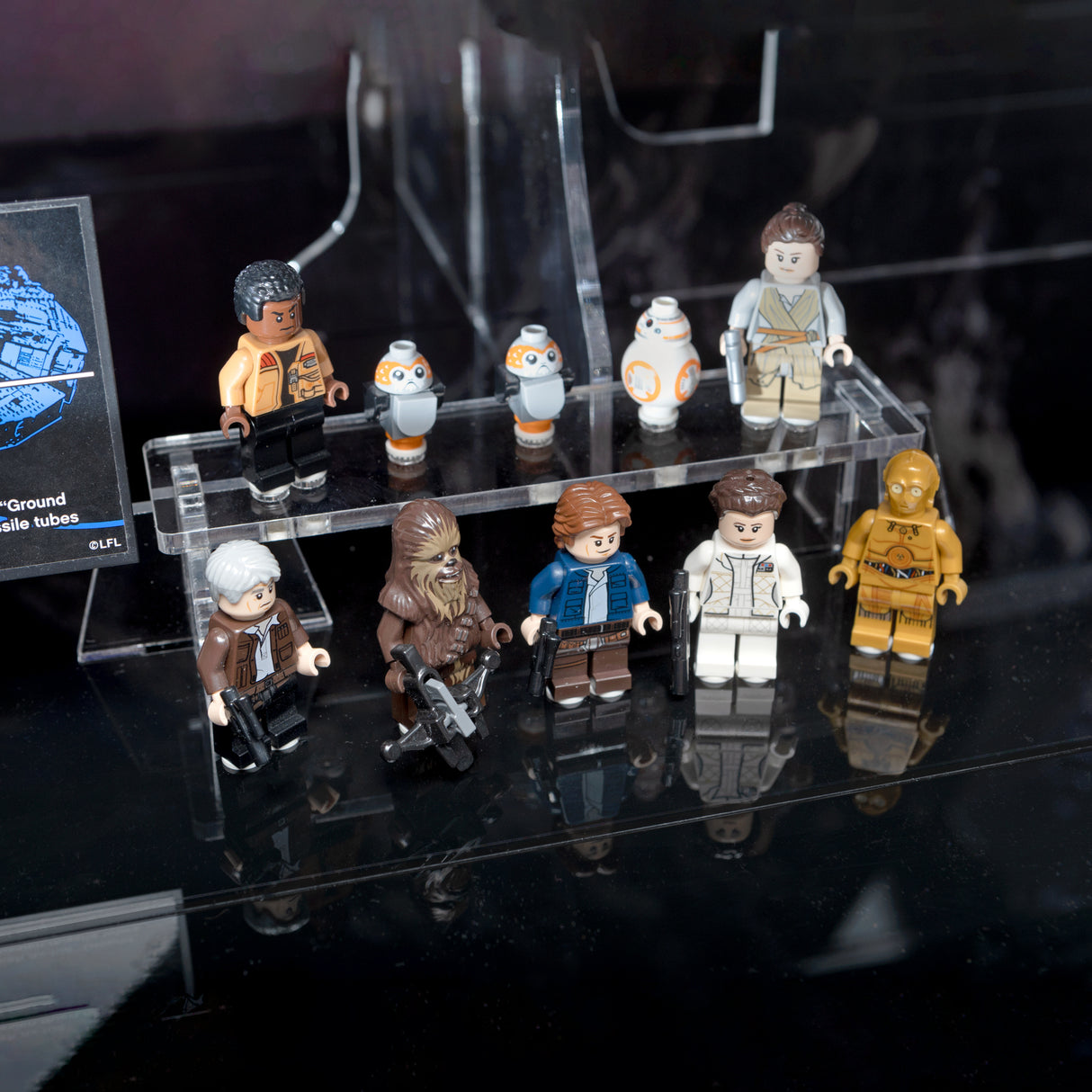Star Wars™ Millennium Falcon (75192) with Removable Magnetic Front