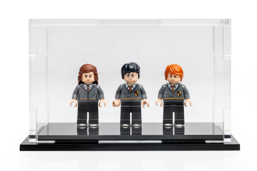 Display podiums for 3 LEGO® Minifigures