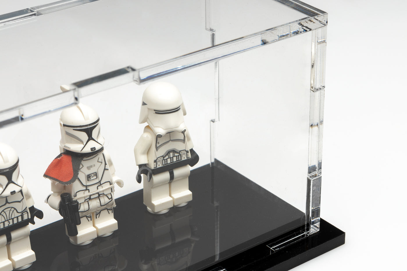 Minifigures Podium 4ct - Clear - BrickShell Cases