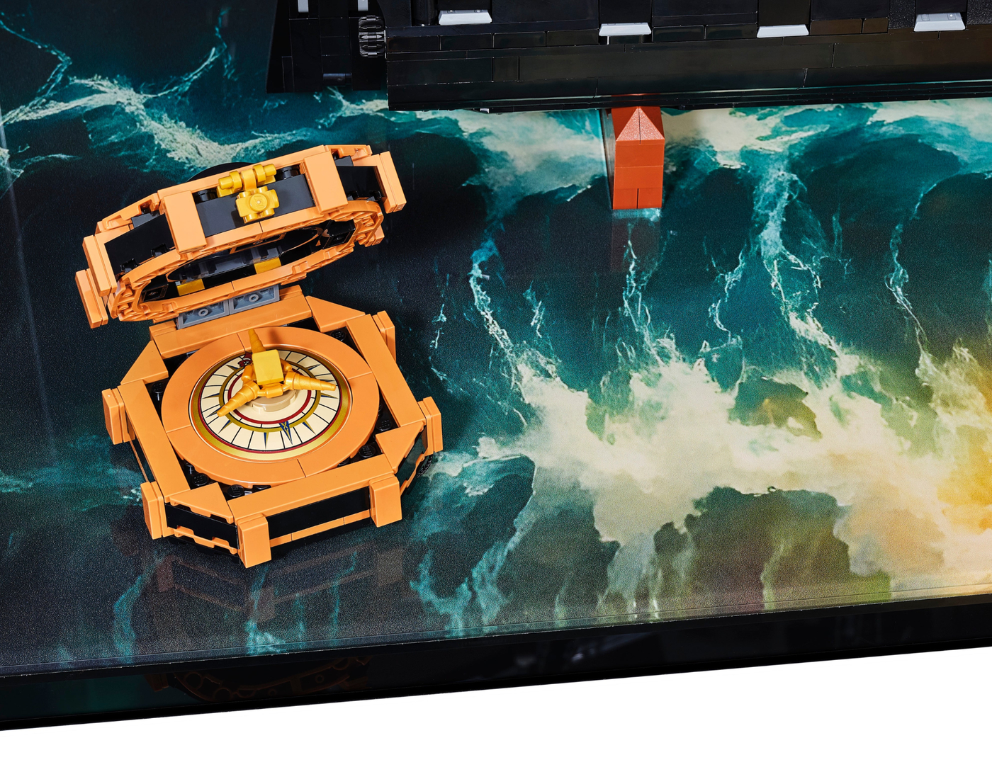 LEGO® Captain Jack Sparrow's Pirate Ship (10365) Display Case