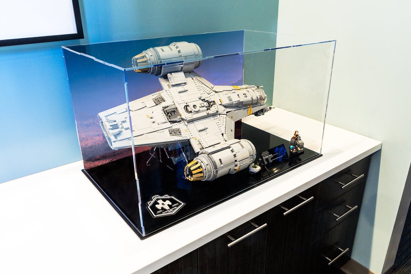 Star Wars™ The Razor Crest Display Case (75331) - BrickShell Cases