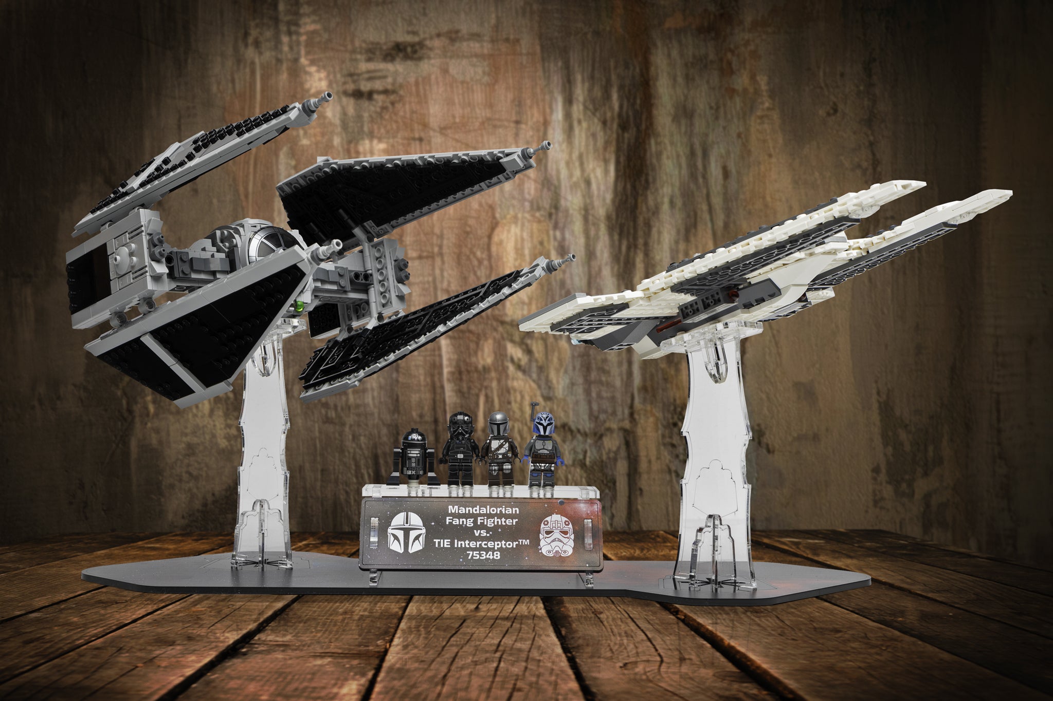 LEGO® Star Wars™ Display Stand - Mandalorian Fang Fighter vs Tie Interceptor (75348)