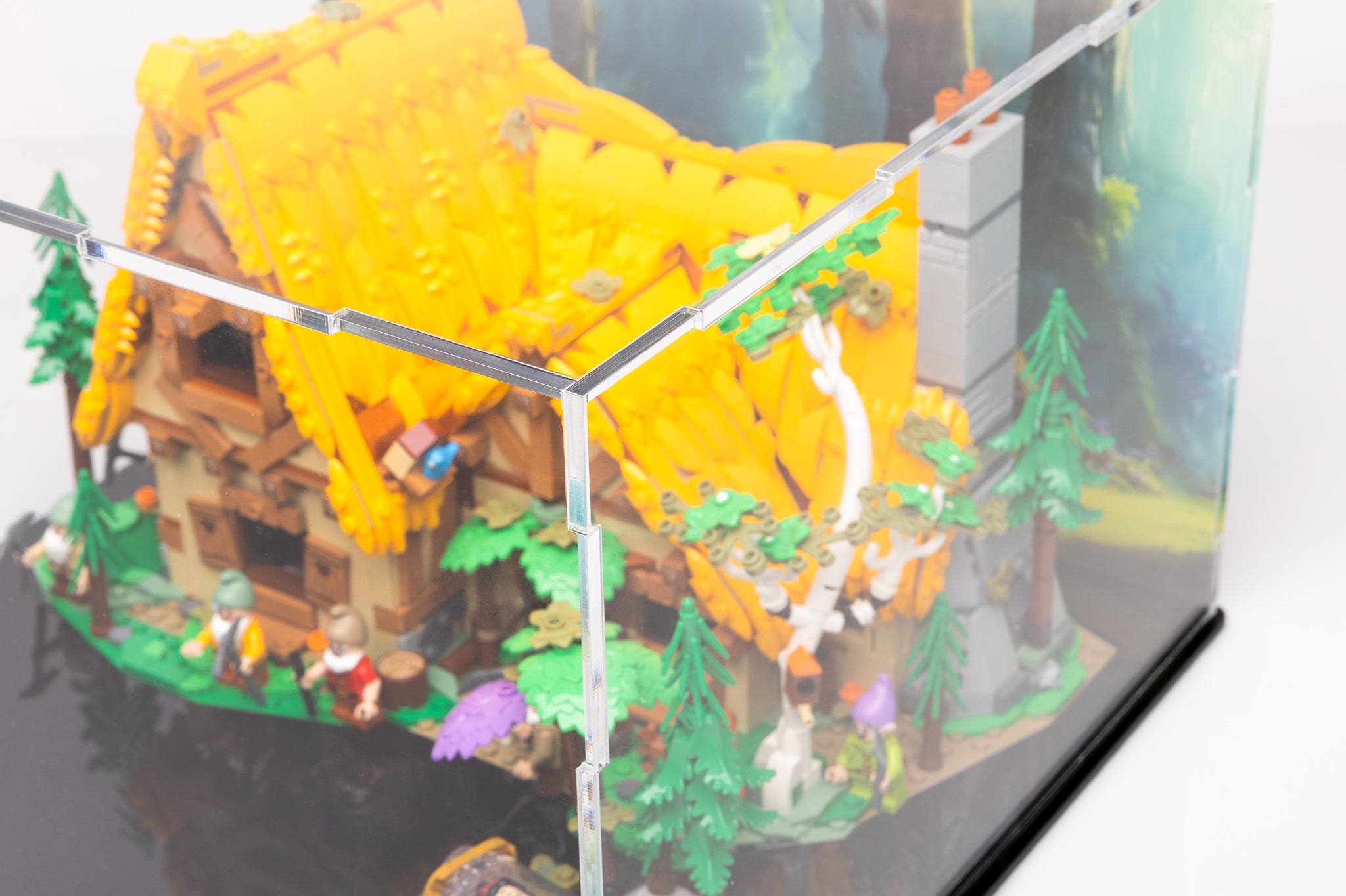 LEGO® Disney Snow White and the Seven Dwarfs' Cottage Display Case